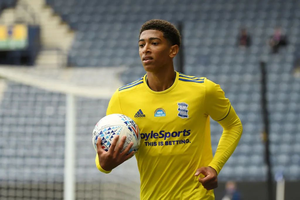 友谊赛阿森纳0-1热刺，萨尔中圈斩，哲凯赖什首秀【老佳】（热身赛热刺1-0阿森纳，萨尔中圈世界波制胜，德克兰赖斯完成首秀【老佳】）