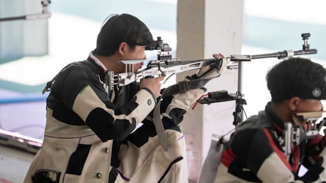 凯尔：我和施洛特贝克没矛盾；他的续约？在经济上我们尽全力（凯尔：与施洛特贝克无矛盾；续约事宜我们在财务上已尽全力）