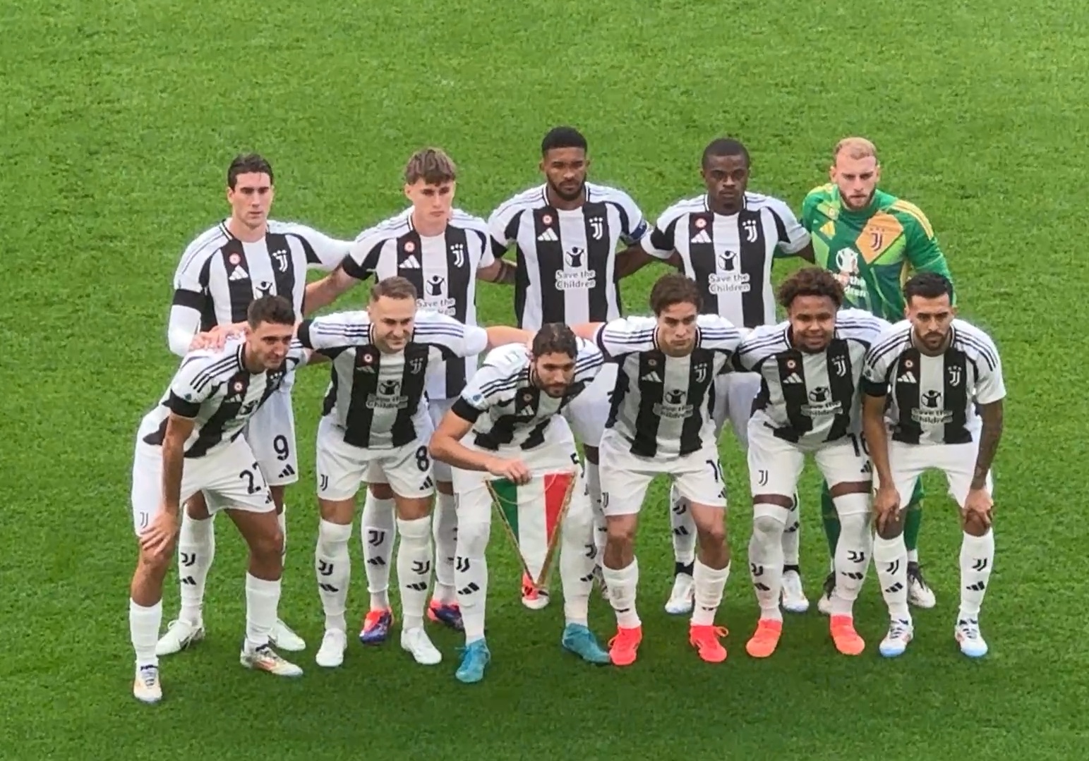 杜兰特连续得分，引领全队节奏（杜兰特连连得手，带动全队节奏）