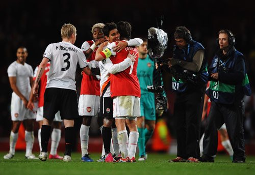 国脚连续两轮进球，状态火热（国脚连场进球，状态正佳）