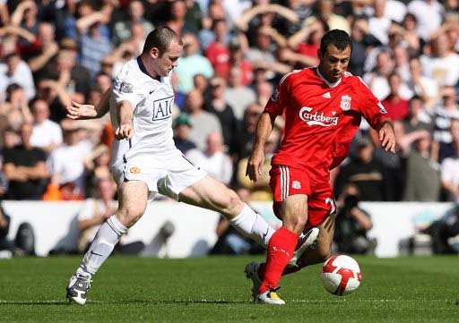 足球欧联杯精彩倒钩破门当选本周最佳进球（欧联杯惊艳倒钩破门荣膺本周最佳进球）