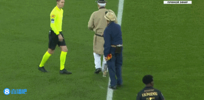 永远的科皇！拜仁在对阵圣保利赛前为科曼补办告别仪式